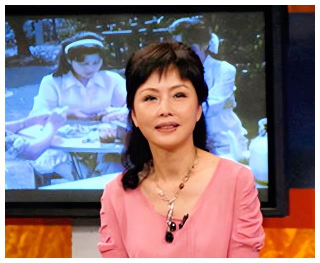 赵娜|赵娜：一嫁演员祝延平，二嫁杜淳老爸杜志国，如今与儿子相依为命