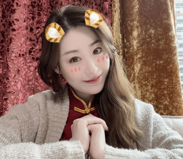 星女郎|初代“星女郎”无戏拍，39岁容貌依旧在线，李卉的星路坎坷