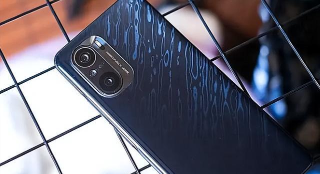 采样率|买手机不要盲目跟风,目前这3款手机最值得买,总有一款适合你