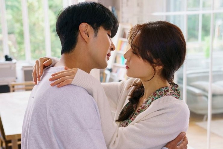 尹启相|韩剧《第六感之吻》5-6集，徐智慧携手尹启相演绎「傲娇上司暗恋我」高甜剧情！