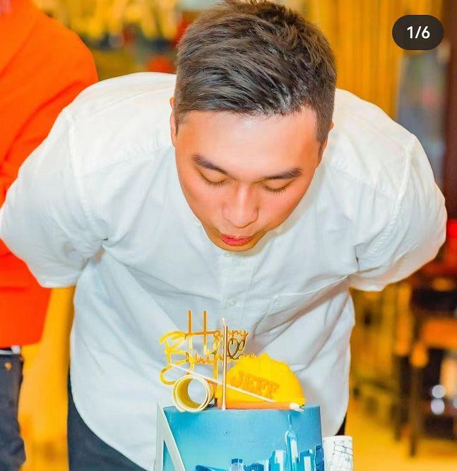 刘嘉玲|刘嘉玲大手笔为侄庆生，特意返港打扮好隆重，祖孙三代共用一张脸