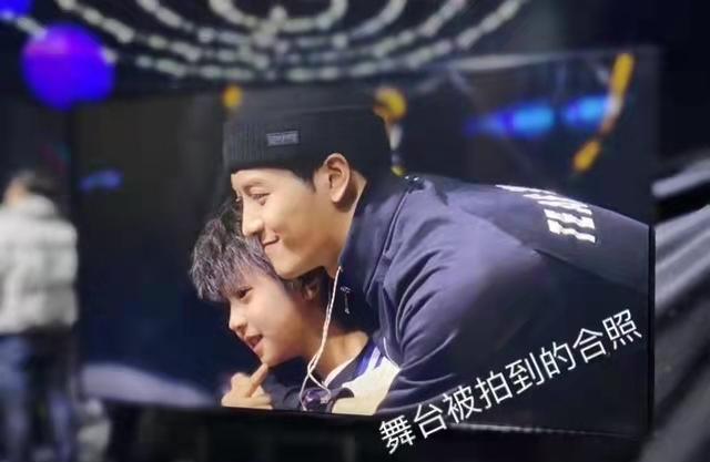 网络春晚|央视网络春晚曝光，王嘉尔搂小男孩亲密合影，多位流量艺人现身