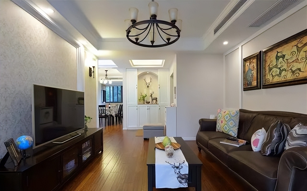 婚后入住新房,户型虽不太完美但是好在设计师强大,这效果贼喜欢