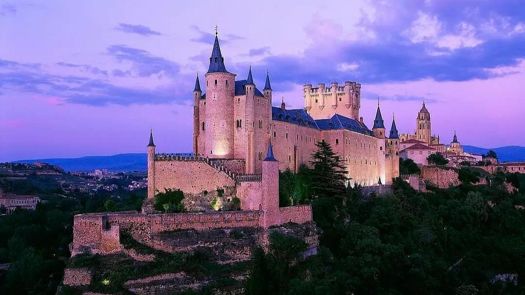 欧洲旅游|它是白雪公主城堡的原型，几度被毁，数次重建，如今成为旅游胜地