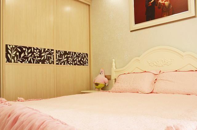 25㎡客厅一分为二，打造榻榻米床，愣是多出间开放式卧房