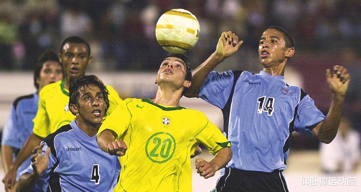 巴西队|还记得当年那个“海豹运球”的巴西少年？他曾被穆里尼奥一眼看穿