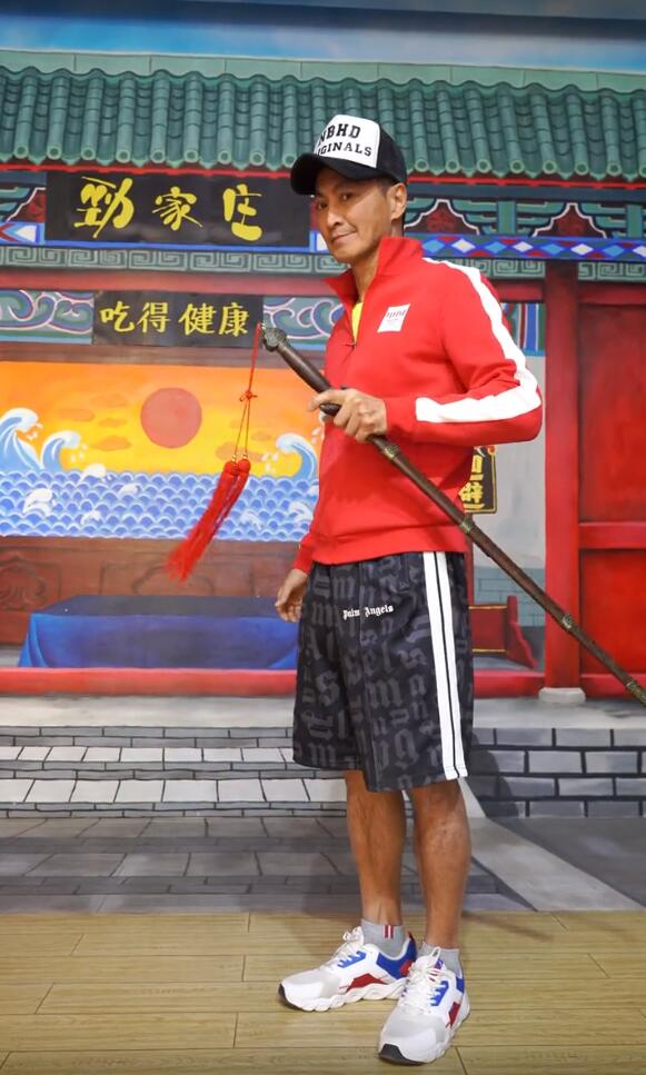 明星|老当益壮的男星只服这5位，年过花甲没老人味，脸上的褶子都识趣