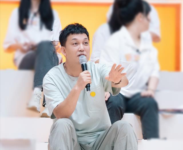 湖南卫视|播放量破5亿，湖南卫视搬出7位主持人，终于让这档综艺拿下第一