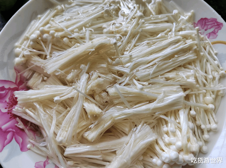 天冷了，中老年要忌嘴，少吃萝卜白菜，多吃3样食物，营养又驱寒