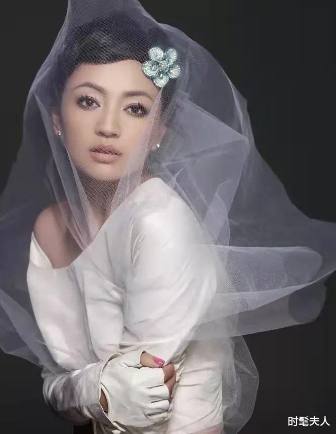 罗海琼|曾是演艺圈“灰姑娘”,37岁嫁百亿富豪,47岁手握半个娱乐圈,她凭什么