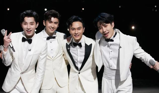 苏有朋|《披哥2》已率先拿下5个初始成团位！任贤齐苏有朋成C位候选人？