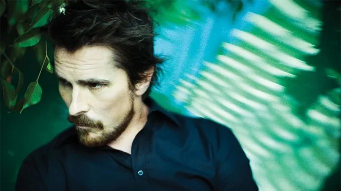 毁容|最帅蝙蝠侠“毁容”近照曝光！网友：一代男神，可惜了...