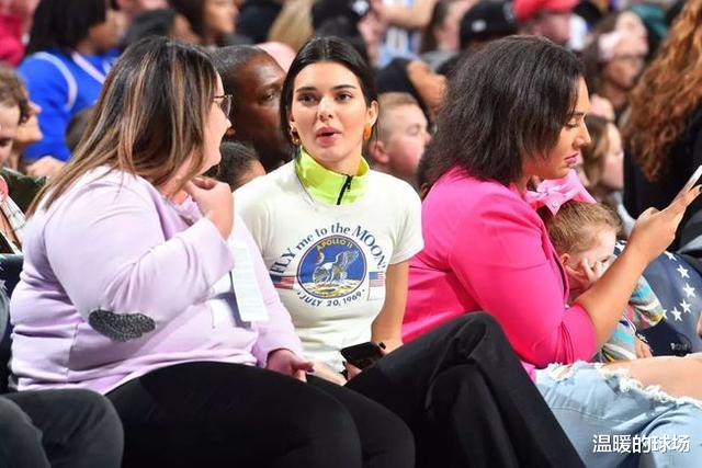科勒·卡戴珊|NBA赛场火辣女星！卡戴珊五妹亮眼，恩比德做了痴汉，示爱蕾哈娜