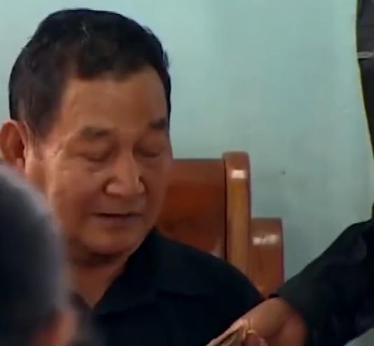 印度男人巅峰,娶39个妻子生94个孩子,为改变基因试图娶美国女人