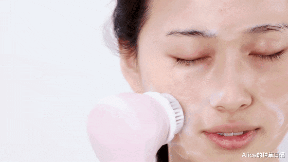 保湿 大多数人都会犯的护肤误区！皮肤状态不健康可能就是这个原因