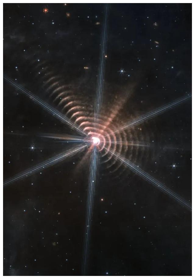 数千光年远的太空中出现一组神秘光环，科学家看后疯狂了