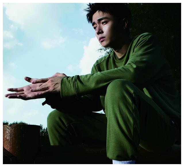 翟子路|翟子路发布个人照片,形象非常有魅力,问:想念穆川吗?