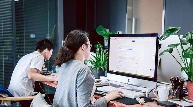 招聘|教育部传来好消息，3类符合条件的大学生，有机会免试成为公务员