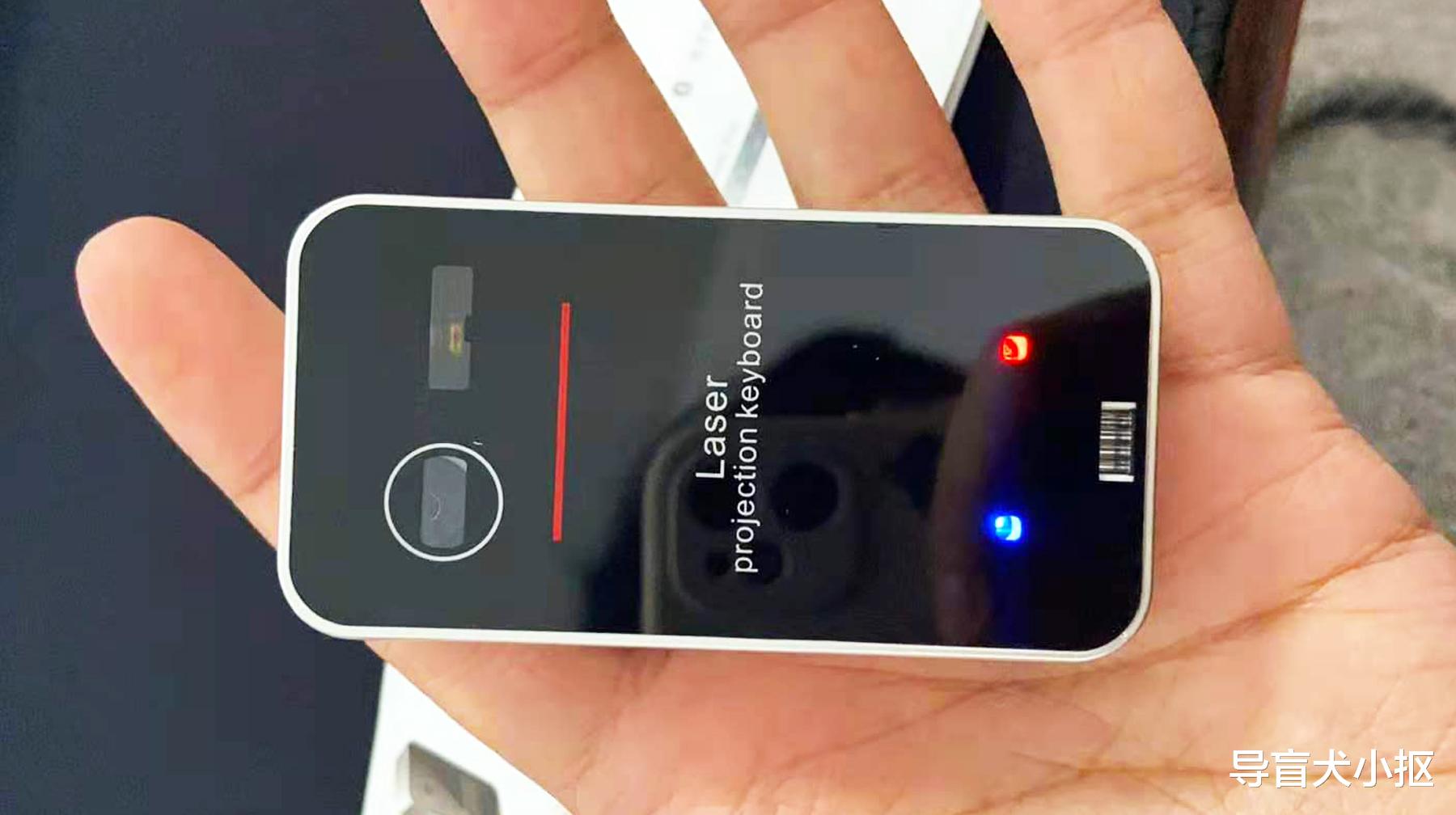 原创|凭借光线操作输入文字，体验这款二手投影键盘，科幻感和槽点并存
