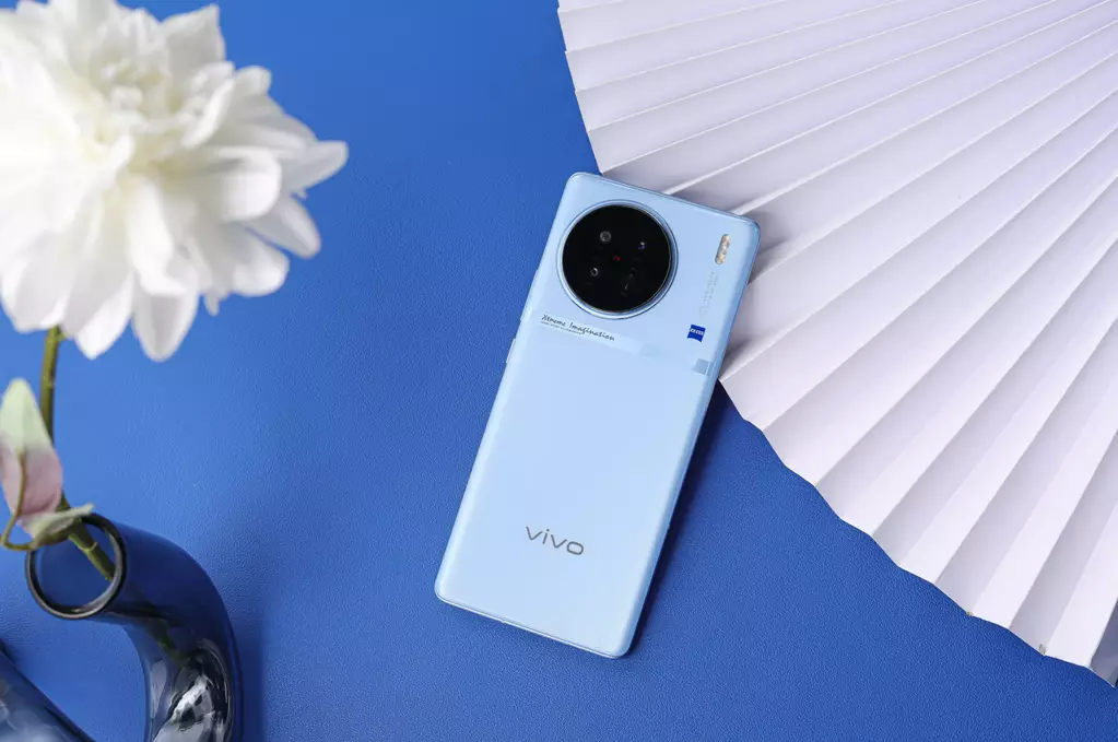 跑分|vivo X90如何？跑分破120万，游戏、续航、系统均出色