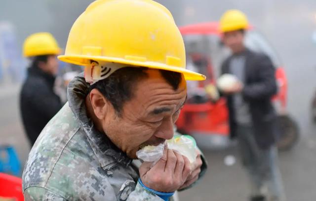 2023年起，农民工男60岁、女55岁打工迎新规：或将被统一“清退”