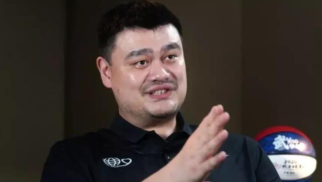 姚明体重超400斤引担忧！妻子每晚提心吊胆，称跟他谈好不要越界