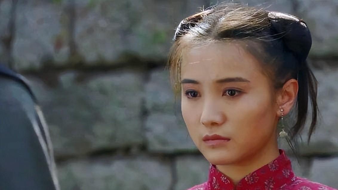 谭松韵|谭松韵演女机长被嘲没气场?宋佳才是此类角色的正确打开方式