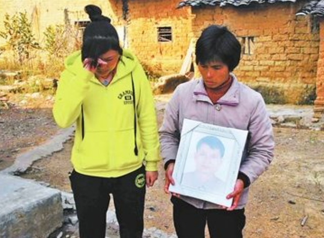 2014年吴伟青案:好心扶摔倒老人反遭索赔20万,跳水自尽以证清白