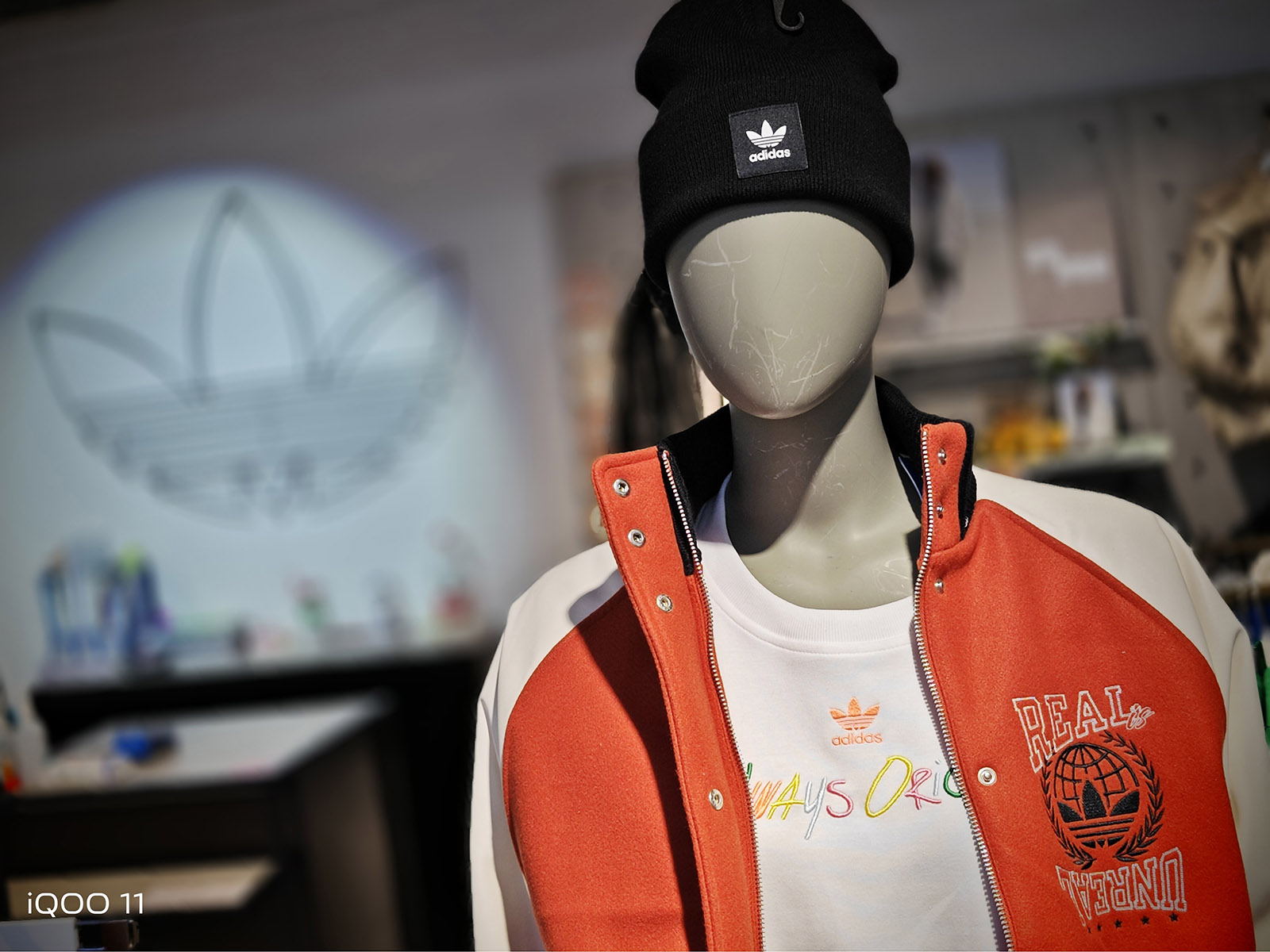 iqoo11|2K直屏“娱乐圈”的天花板——iQOO 11小试牛刀