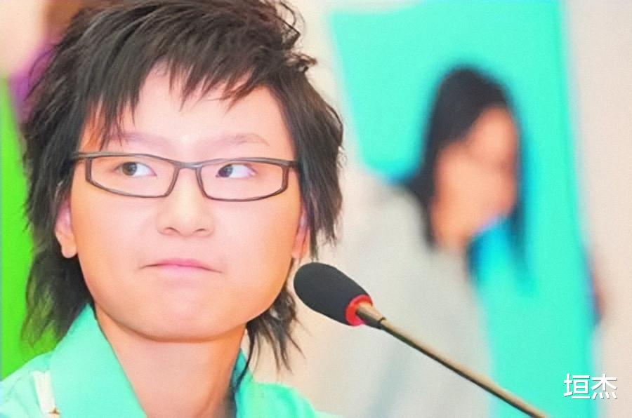 周笔畅|17年后再看周笔畅,从爆红到跌落低谷,她是如何翻身的?