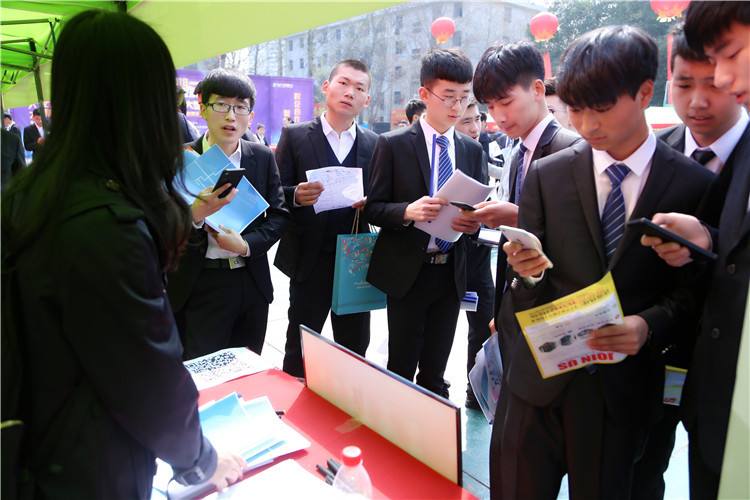 秦海璐|一旦丢了“应届生”身份，会失去多少机会？恐将无缘这些单位