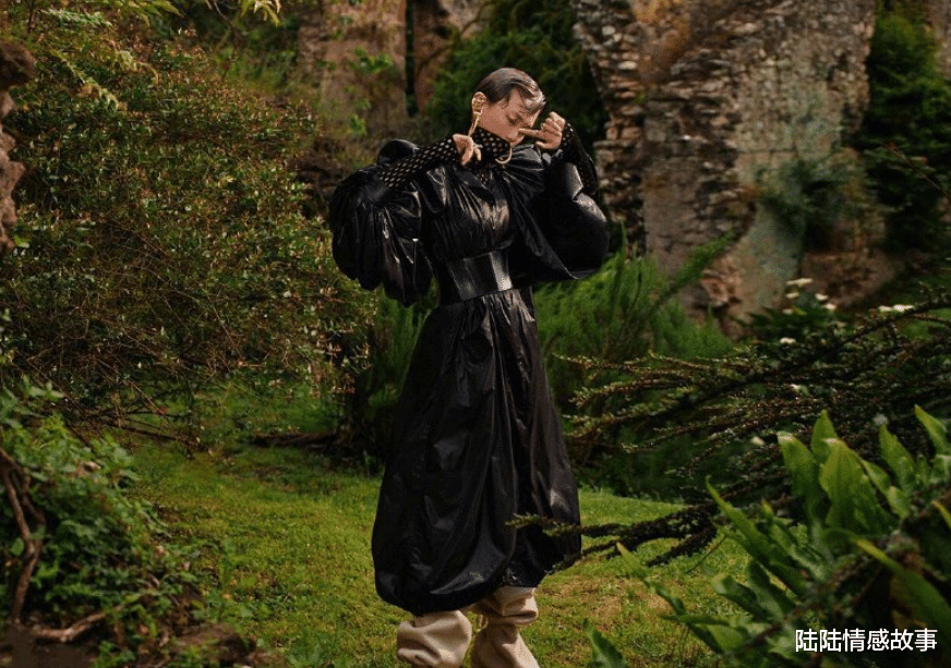 李宇春|李宇春的风格是长在国外审美的点上了,中性,或者叫性别模糊