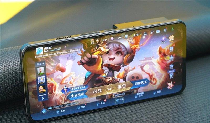 云盘|18G+512G、18G+1TB纷纷现货，六七千的售价，多少人买得起？