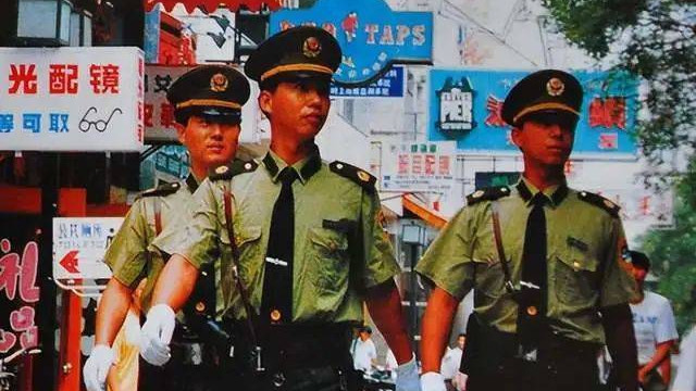 90年代轰动全国，深圳六女抢劫杀人，专挑豪车，司机因好色丢命！