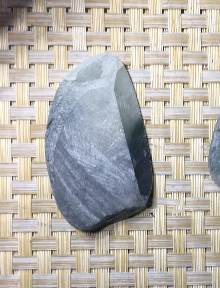 弥勒佛|“石不可貌相”！一块4500的石头切开雕琢后惊艳四座！