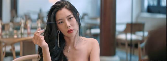 包贝尔|翻拍圈钱，包贝尔新片被众嘲，克拉拉的价值只有身材“大特写”