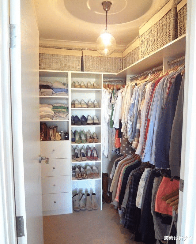 主卧带浴室,直接改造成主卧带衣帽间,3㎡衣帽间简直要逆天!
