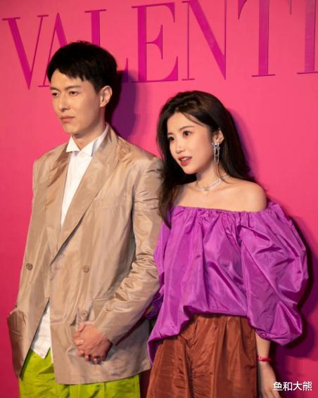 旺达幻视|明星也自卑！王霏霏因皮肤黑偷偷抹泪，吴昕再提被他人轻视的经历