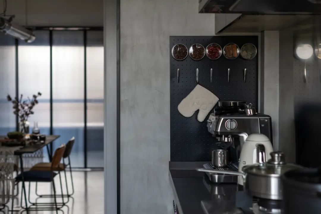 费尽心思,把家装成了“毛坯房”!效果让人眼前一亮