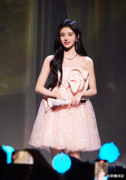 鞠婧祎|港风美人？鞠婧祎陈立农合唱氛围感强，网友：鞠婧祎气质提升了