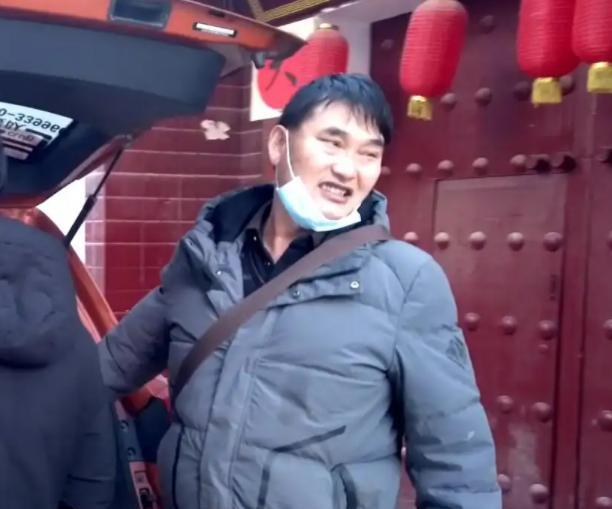 陈萌|大衣哥新儿媳陈萌,晒婚书表白朱小伟,没怀孕,结婚就要孩子