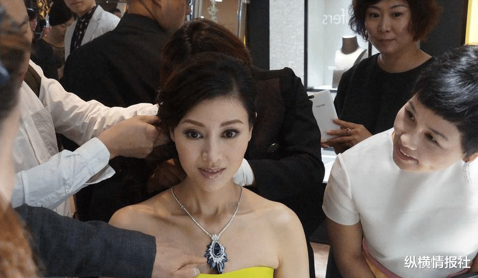 李嘉欣|李嘉欣一个月180万零花钱够花吗？其实她很舒服，衣食住行都报销