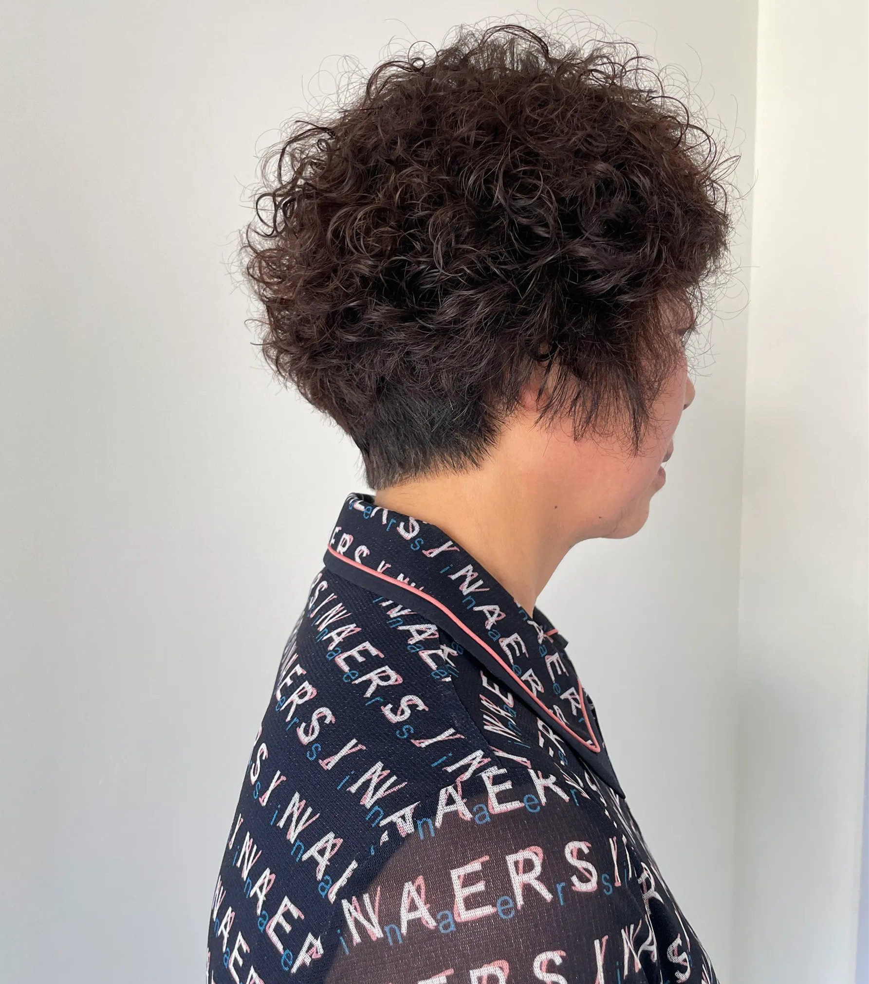 番茄 六十岁的老年女性怎样烫发好看？9款减龄的卷发，时髦洋气又大气