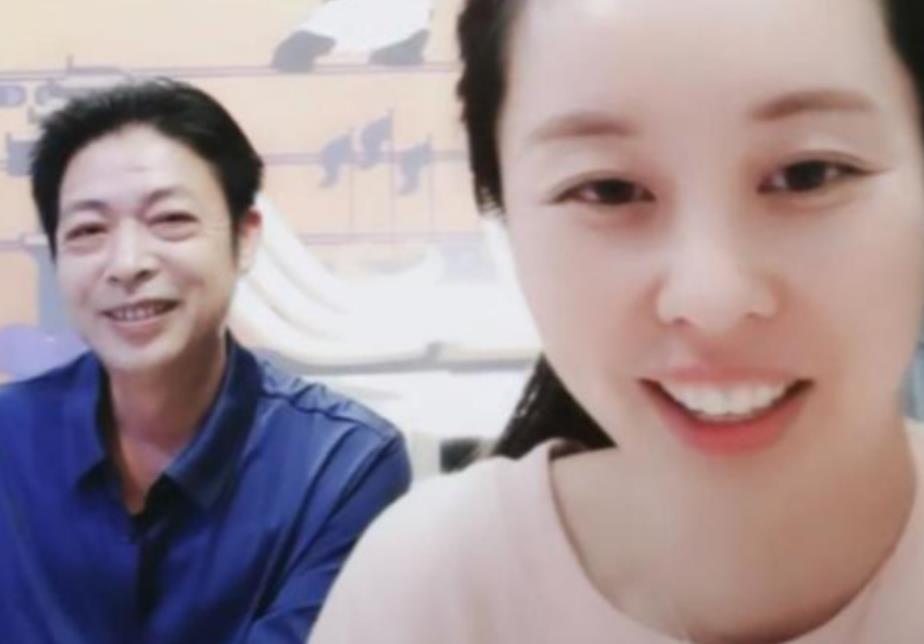 许敏|泪目！田静晒鲜花蛋糕分享日常，许敏夫妇给奇奇外婆送花表达感谢