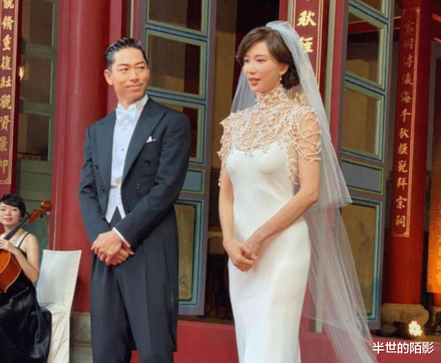 林志玲|林志玲再次变脸,出席商演捞金认不出,网友:没以前好看了