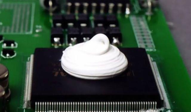 CPU|电脑CPU硅脂多久换一次？弄清楚它的作用，也就知道答案了