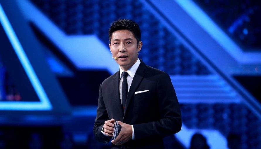 撒贝宁|结婚4年撒贝宁没有变,李白却像是换了个人,娶洋媳妇要慎重?