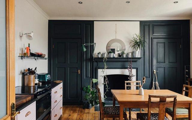 每个空间颜色都不同，复古风住宅，既不沉闷又不张扬，舒适的怀旧