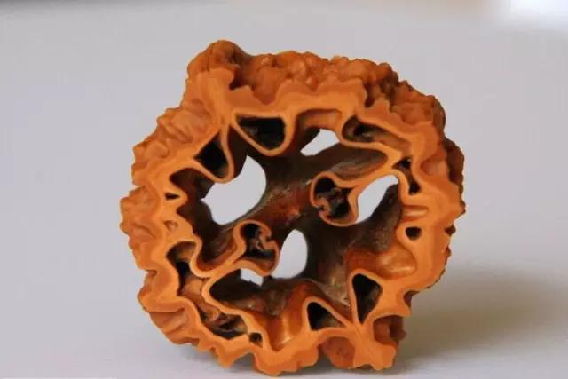 核桃|核桃裂了？这样做可能价值翻倍