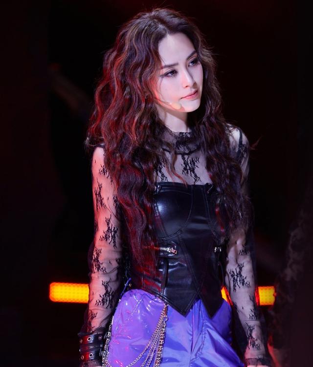 阿娇|41岁阿娇瘦身成功，终于甩掉“肉装妲己”的标签，成为百变女神